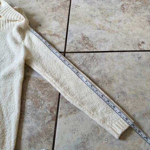LL Bean Women’s Wool Blend Cream Thin Knit Turtleneck Long Sleeve Sweater Small - Picture 7 of 12